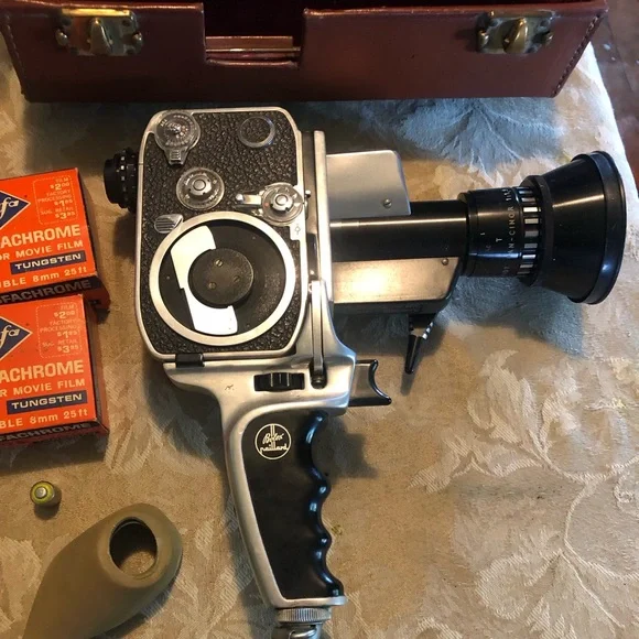 Movie Camera Bolex Zoom Reflex P1 in original leather case with all accessories - Picture 1 of 11